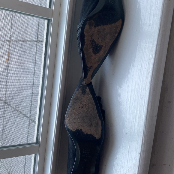 Gorgeous, black suede heels - Picture 8 of 9